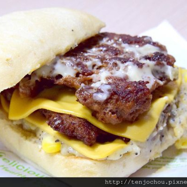 Sasha's Burger啥漢堡-忠孝店