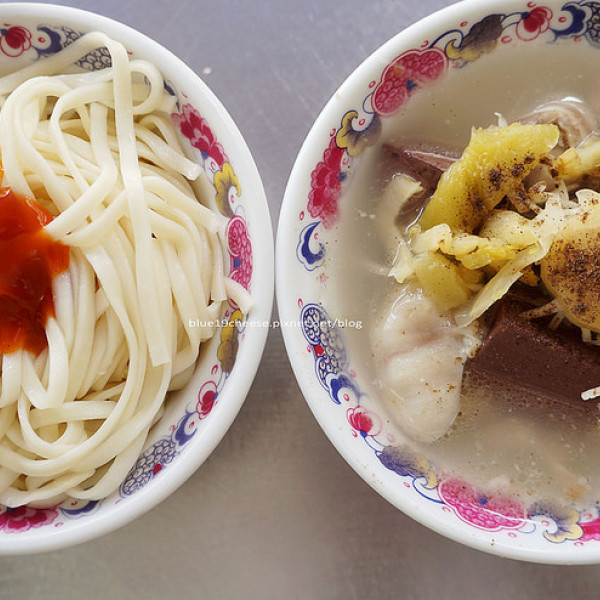 南陽路鐵路邊 大腸豬血湯