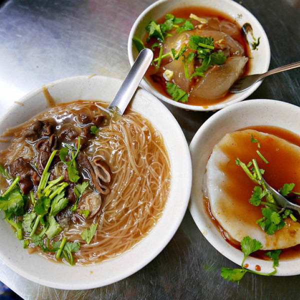 大橋頭延三夜市 大腸麵線、肉圓、油粿