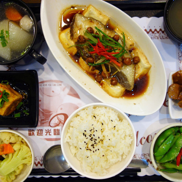 青山咖啡館-3隻小豬2號店