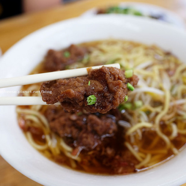 陳大牌排骨麵炒飯