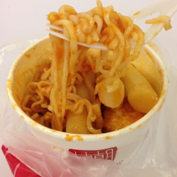 朝朝辣炒年糕-新竹巨城店