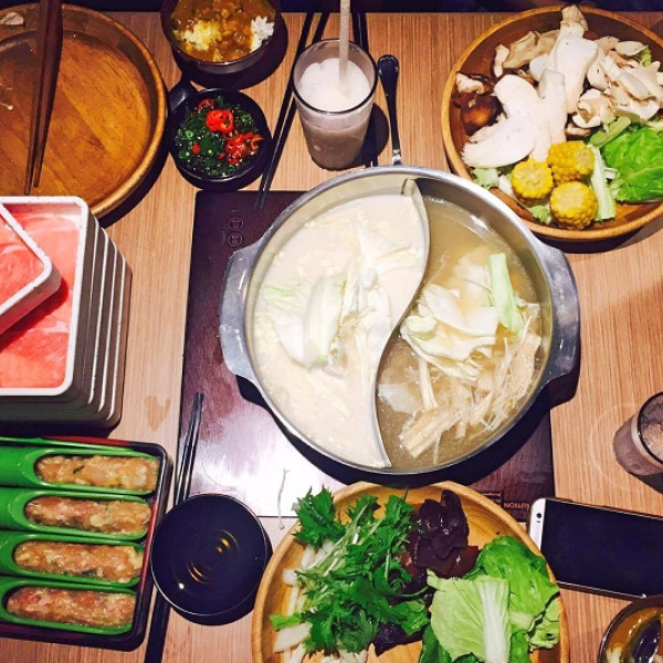 涮乃葉台南遠百成功店