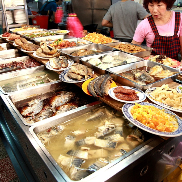 阿富海產粥。肉燥飯