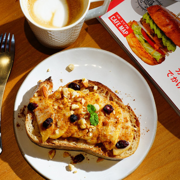 Hitomi-喜徳盛眼鏡 eye+ coffee