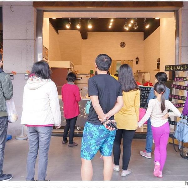 雞蛋牛奶古早味蛋糕