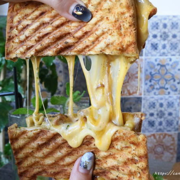 Toastage 土司盛世