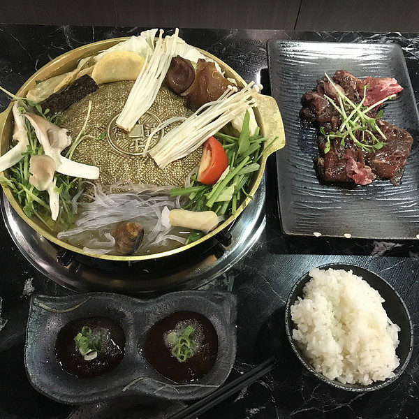 咕咕咕嚕火鍋專賣店