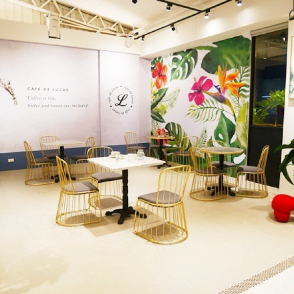 Lucas Cafe 魯克思咖啡館左營店