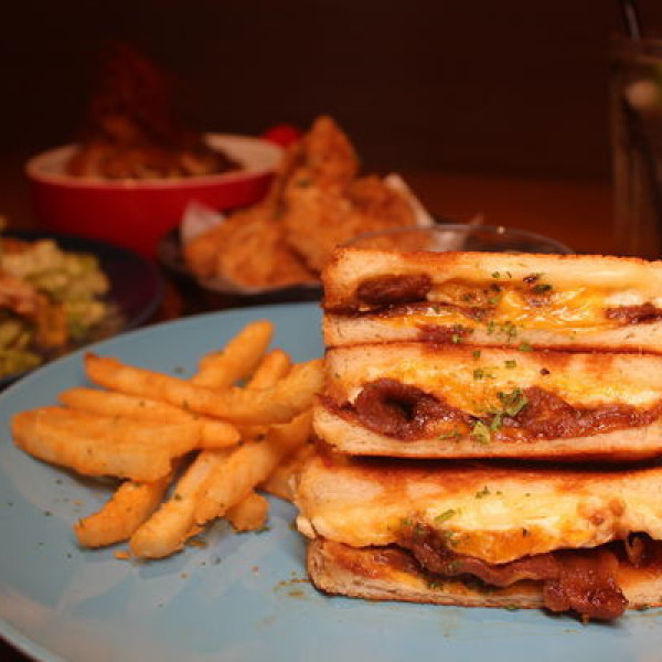 起司蹦三明治Cheesebomb