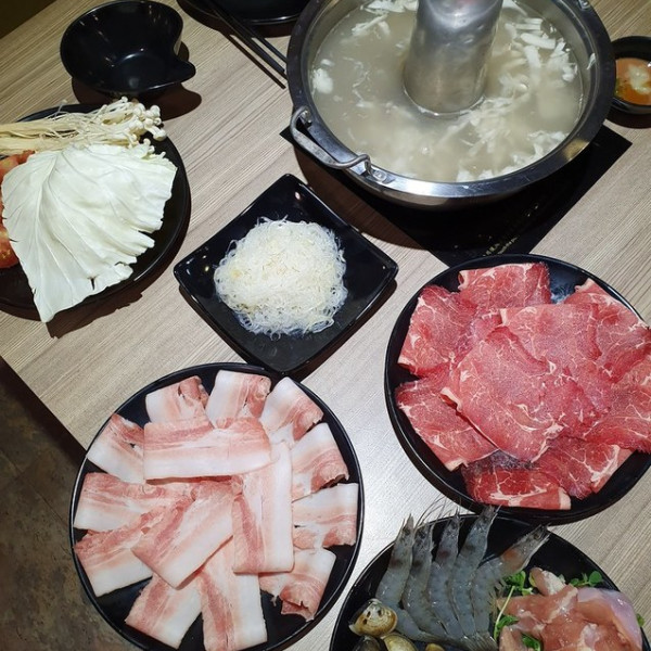 連進酸菜白肉鍋(青島店)