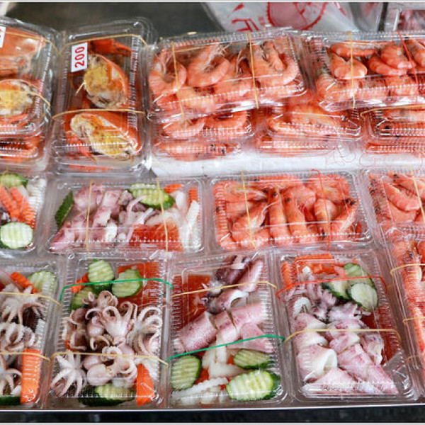 興達港觀光魚市(攤販集中場)