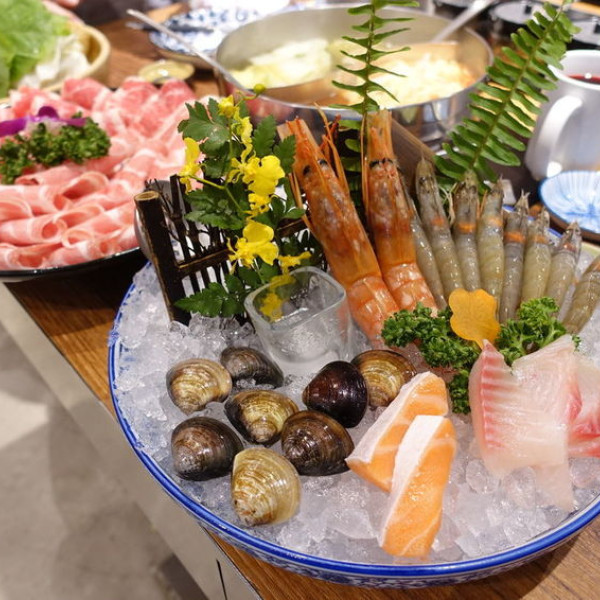 鐵支涮火鍋信義旗艦店