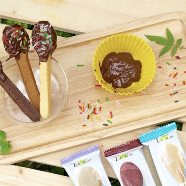 【兒童（寶寶）有機零食推薦】樂扉湯匙餅乾。