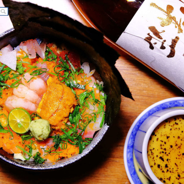 坐著做。海鮮丼飯專門店