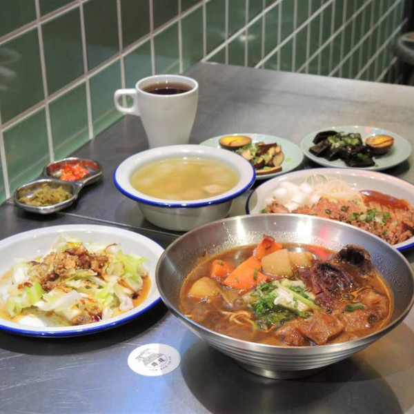 呷咪 牛肉麵·宵夜