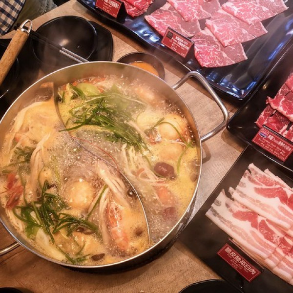 新馬辣經典鴛鴦鍋-公館店