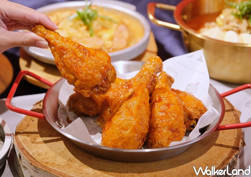 本村韓食炸雞推新品！玫瑰拉麵、黑嚕炸醬麵4款新品，台灣首發必吃。