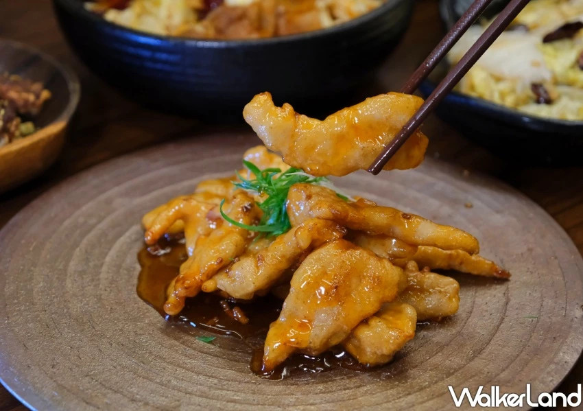 中山區宵夜推薦！魚紅苑重慶烤魚四川老闆坐鎮，免費加菜攻略。