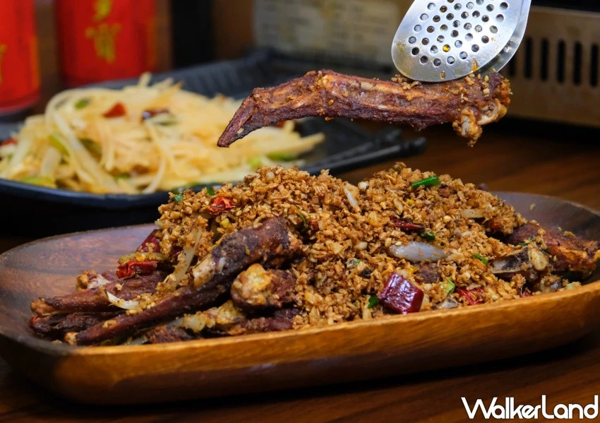 中山區宵夜推薦！魚紅苑重慶烤魚四川老闆坐鎮，免費加菜攻略。