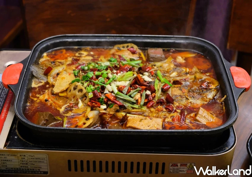 中山區宵夜推薦！魚紅苑重慶烤魚四川老闆坐鎮，免費加菜攻略。
